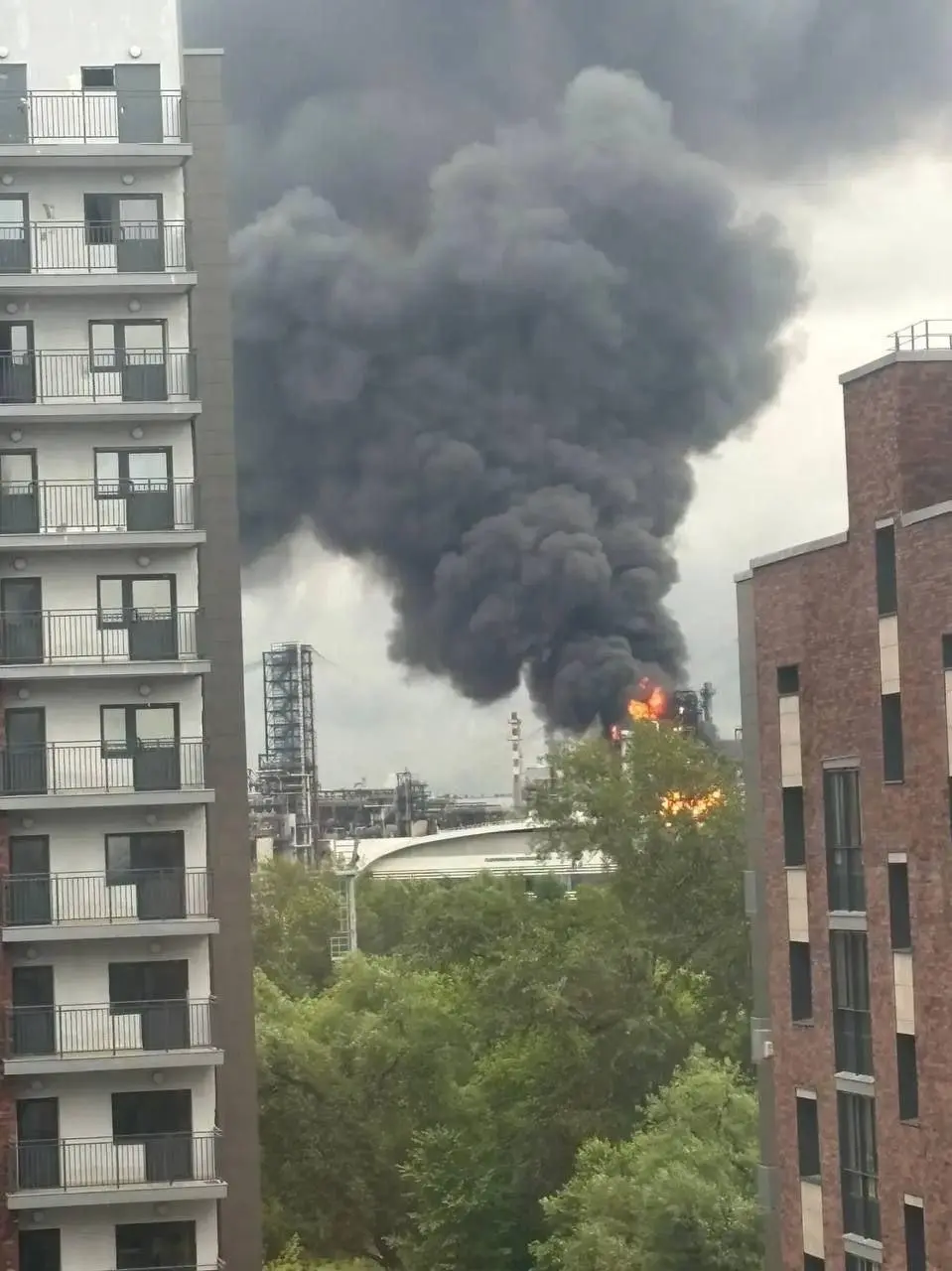 СОУ атаковали Московский НПЗ с помощью БПЛА. | Сетка — социальная сеть от hh.ru
