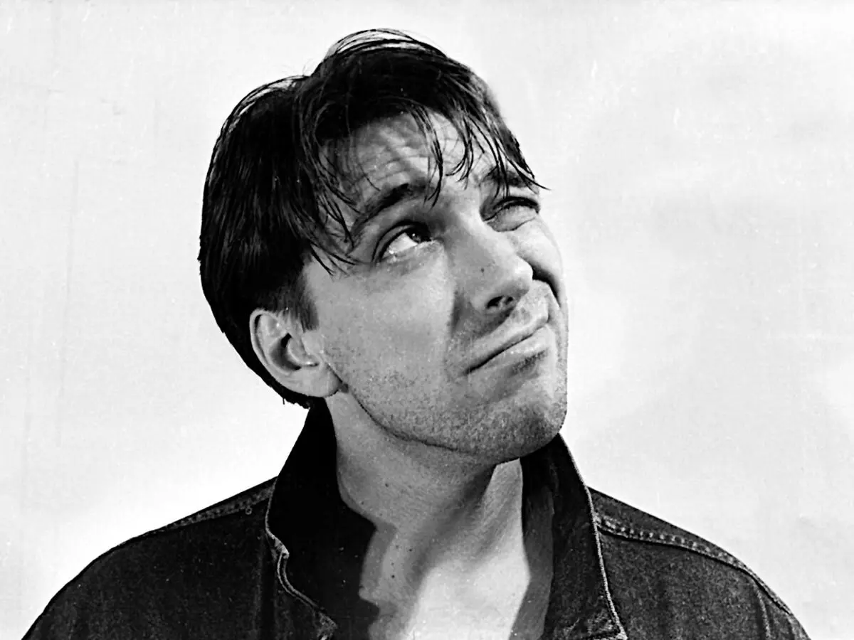 16 июня 1954 года родился Сергей Курёхин — гений, композитор и главный хулиган советского авангарда 🎹🎸.
Он не просто играл музыку — он взламывал жанры | Сетка — социальная сеть от hh.ru