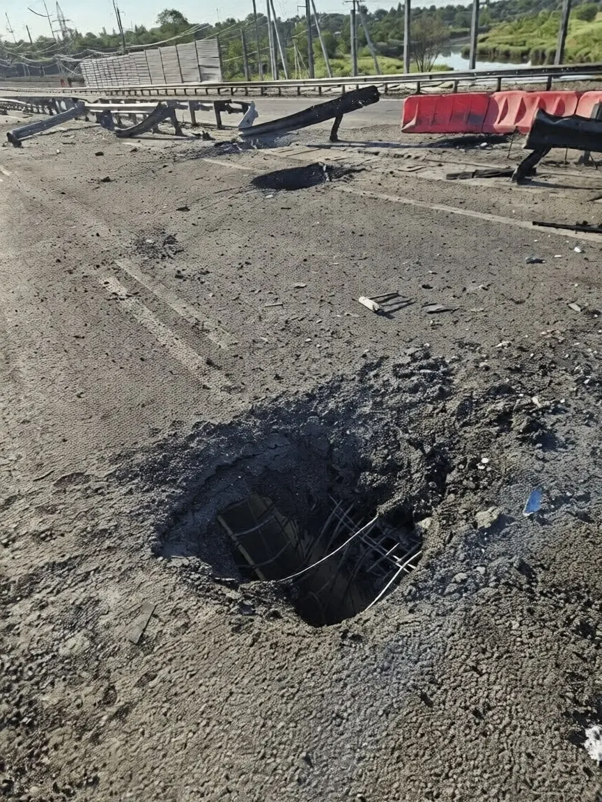 последствия атаки по мосту через р. Грузский Еланчик, расположенному в н.п. Новоазовск | Сетка — социальная сеть от hh.ru