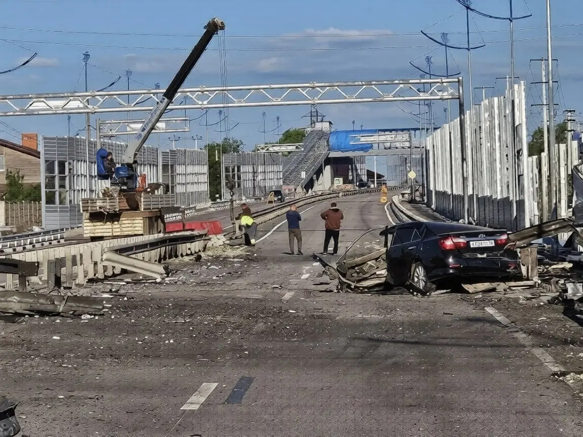 последствия атаки по мосту через р. Грузский Еланчик, расположенному в н.п. Новоазовск | Сетка — социальная сеть от hh.ru