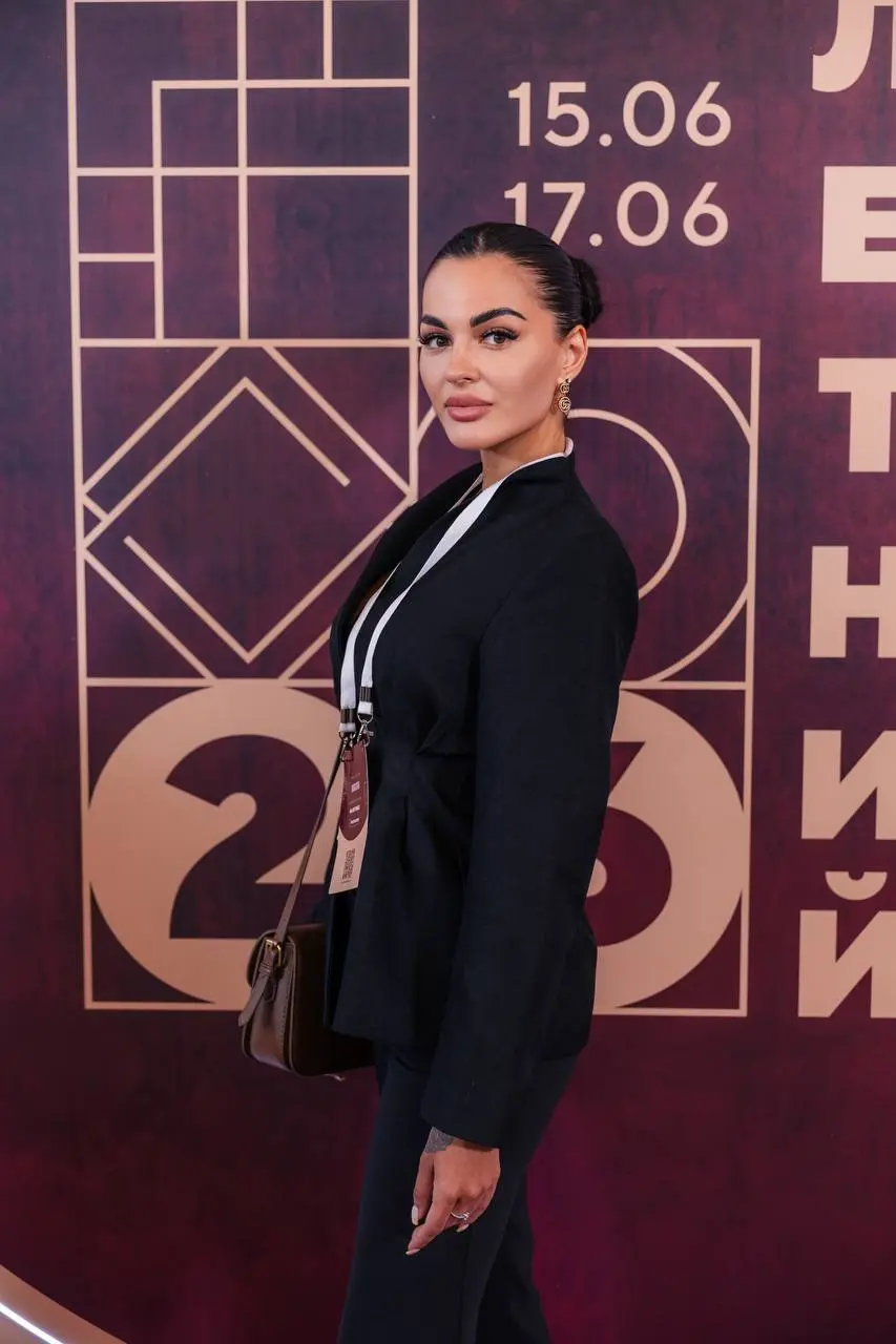 Сегодня подошел к концу 2 день летнего конгресса пластической хирургии и косметологии 2026
Более 60 экспонентов - ведущих производителей, дистрибьюторов медицинской продукции и отраслевые издательства... | Сетка — социальная сеть от hh.ru