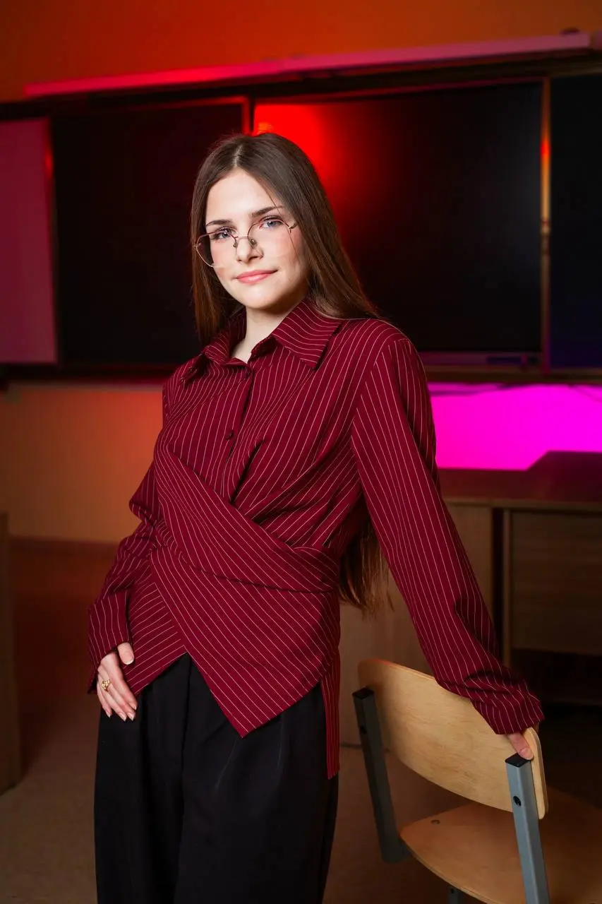 🤔 Мы уже устали молчать — пришло время говорить правду.
Кому вы нужны с этими ИИ-фото?
Подумайте сами: вас даже дети потом не узнают…
«Мама, а это ты?»
«Ну… почти | Сетка — социальная сеть от hh.ru