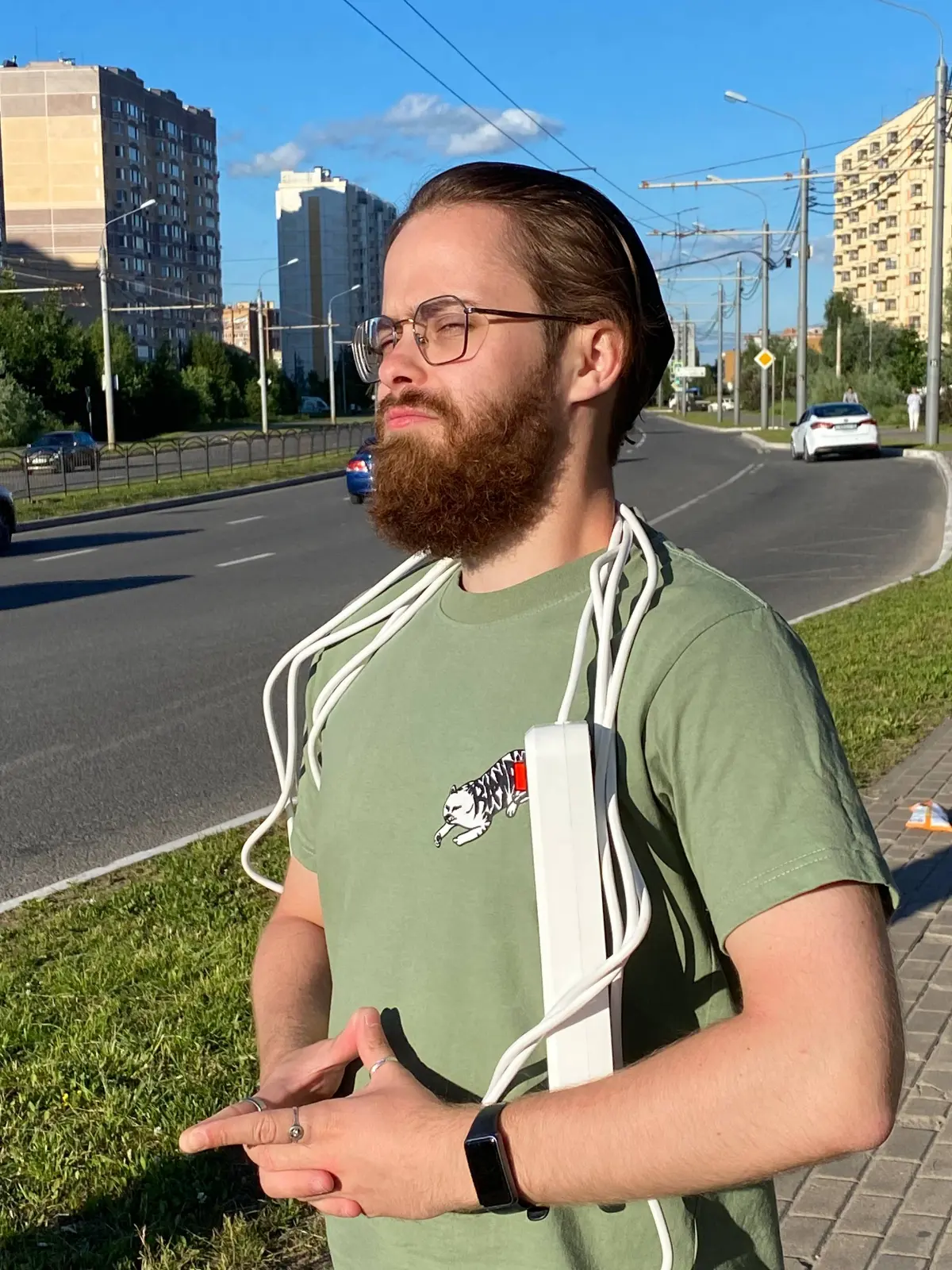 почему все ToV (tone of voice, тон, риторика бренда тип) ориентированы на миленниалов? Вот эта вот везде эмпатия, эмоции, экологичность... типа вы чё?? Что Gen X, что Gen Z любят прямоту | Сетка — социальная сеть от hh.ru