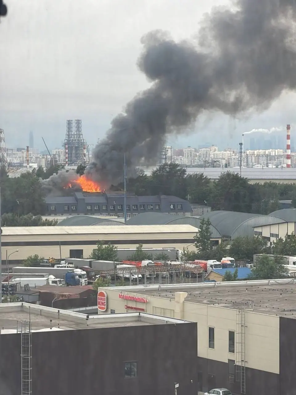 Под атакой БПЛА Московский НПЗ в Капотне. | Сетка — социальная сеть от hh.ru