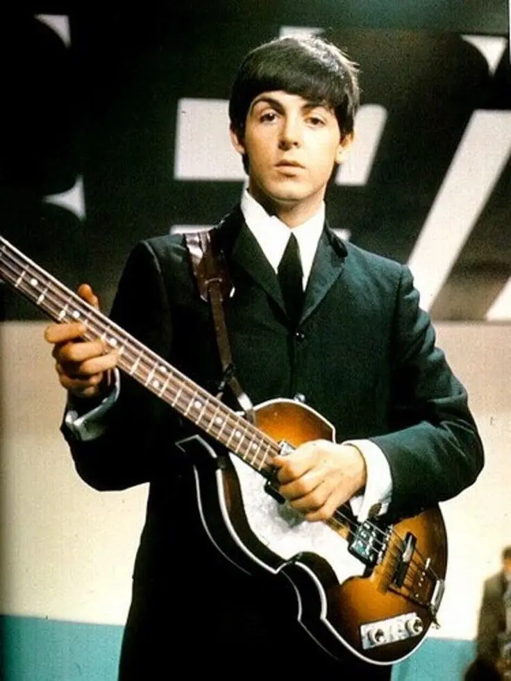 Сэр Джеймс Пол Маккартни — родился 18 июня 1942 года в Ливерпуле 🎸🇬🇧. Легендарный британский музыкант, мультиинструменталист, продюсер и один из основателей The Beatles 🎶 | Сетка — социальная сеть от hh.ru