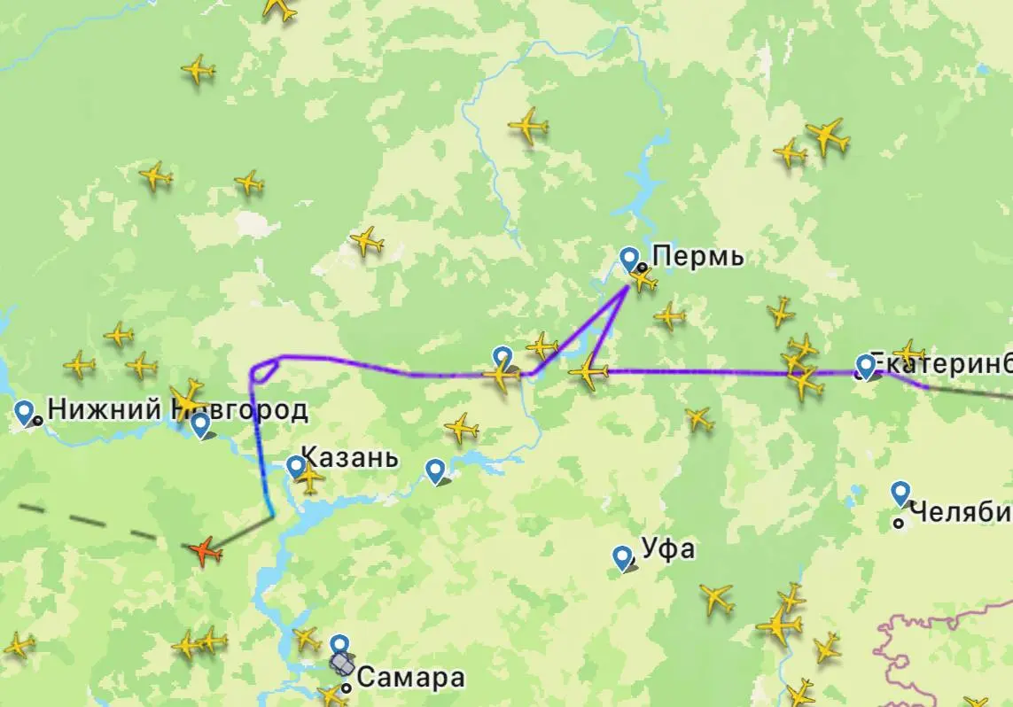 Какое-то такое утро. Братишка решил, что не нужна ему Москва, сел в Ульяновске. Видимо сразу пошёл в летное документы подавать 😀 | Сетка — социальная сеть от hh.ru