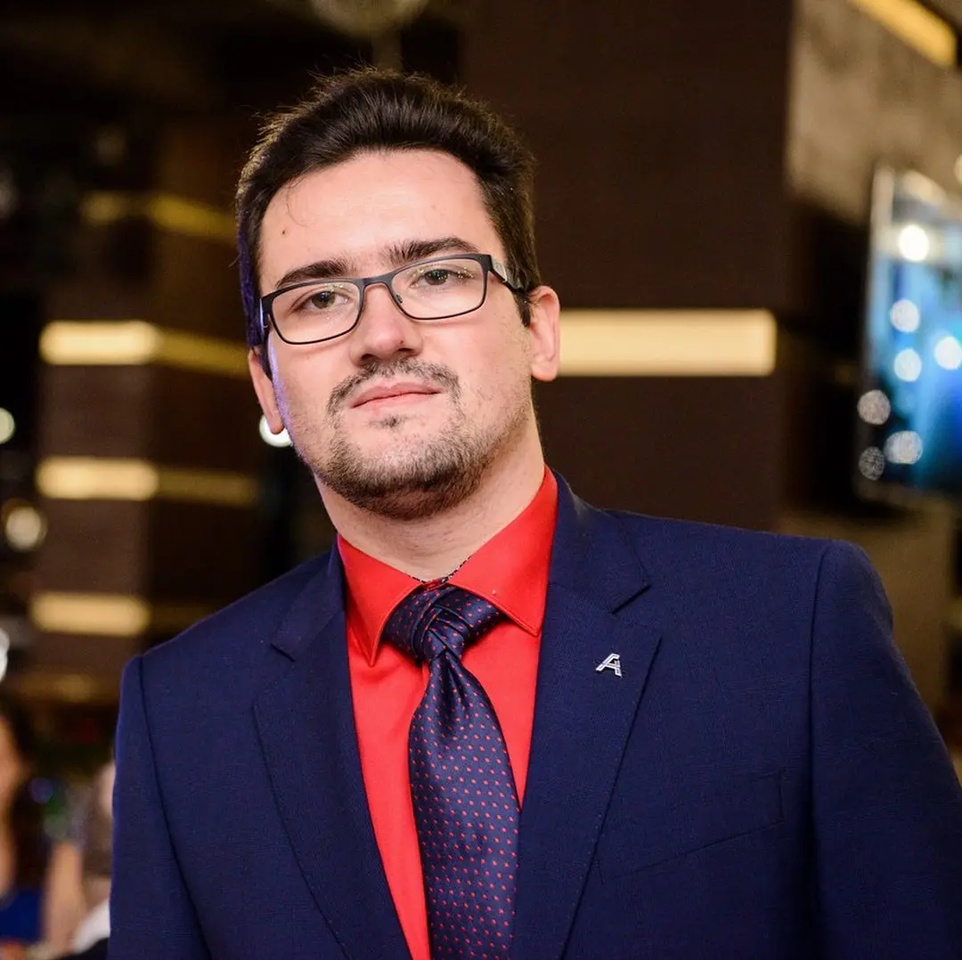 Дмитрий Аверичев