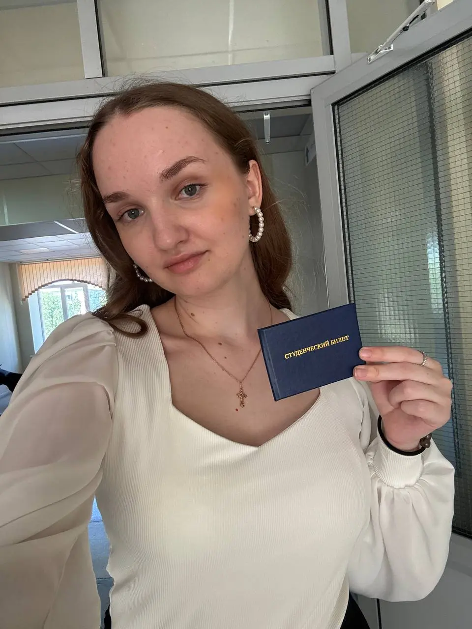 Всем привет! Сегодня был важный для меня день 🤍
Я защитила диплом!
Чувствую себя отлично
Нет лабораторных работ, отчетов и самостоятельных
Мне стало очень легко на душе
Наконец-то, это случилось!
Демо... | Сетка — социальная сеть от hh.ru