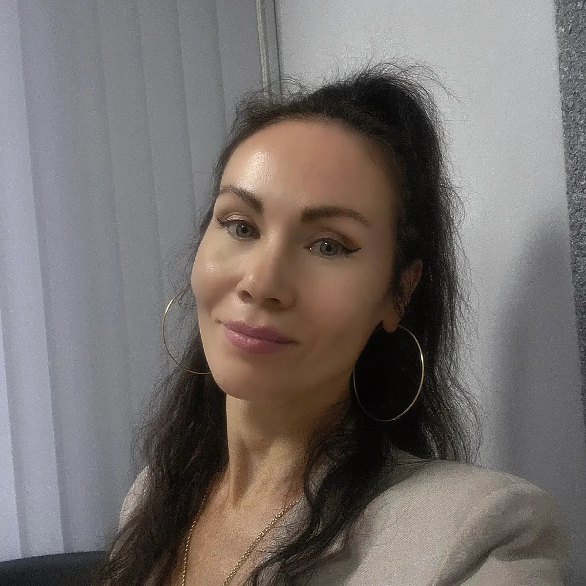 Почему обучение продавцов не работает (и как это исправить простыми шагами)
Бывает так: руководитель тратит вечера, рассказывает новичкам про продукт, скидывает им огромные папки с инструкциями и запи... | Сетка — социальная сеть от hh.ru