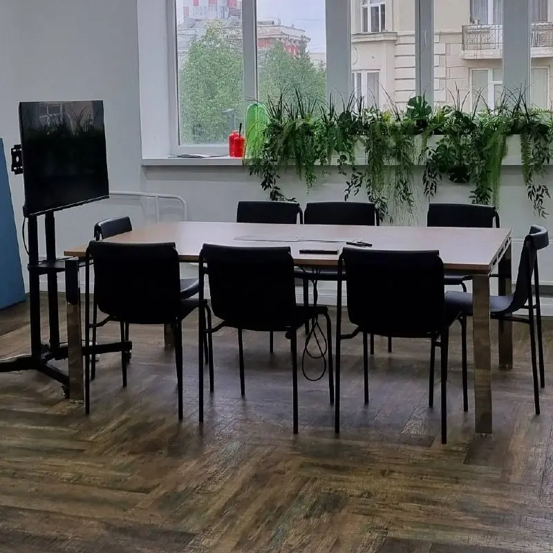 Случайность, которая стала возможностью
Собиралась сегодня прогреть вас по ИИ и перенести группу на август — но сегодня утром владелица дизайн-студии и пространства SREДА и предложила площадку прямо с... | Сетка — социальная сеть от hh.ru