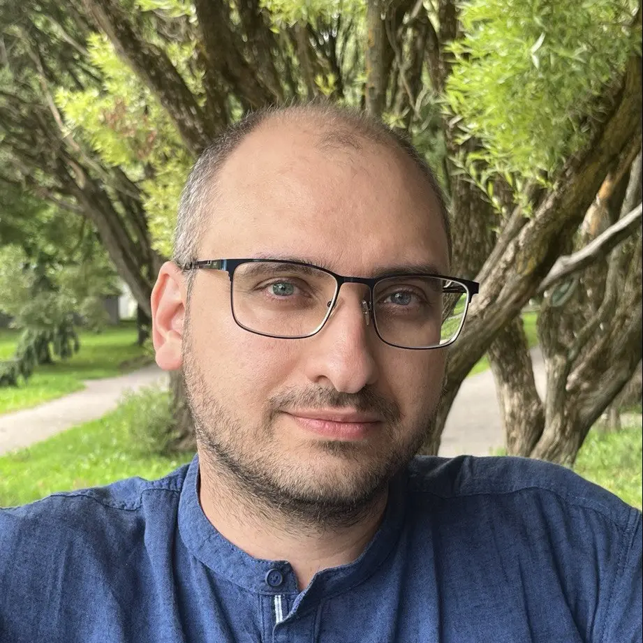 Михаил Аветиков