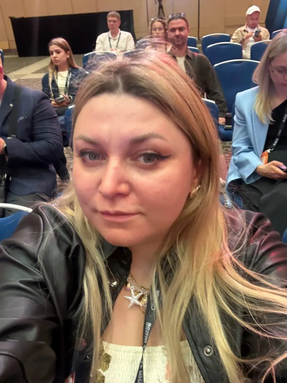 Я сегодня на форуме по маркетингу CPC forum и в этом году он проходит в привычном для меня месте, где у нас проходит МЖК в Москве ) | Сетка — социальная сеть от hh.ru