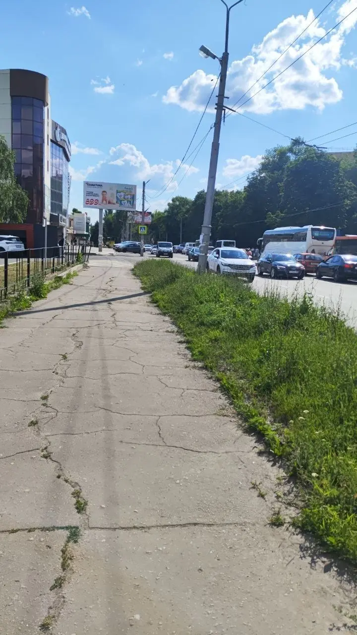 Пробка в Макеевке из за ДТП на Батова | Сетка — социальная сеть от hh.ru