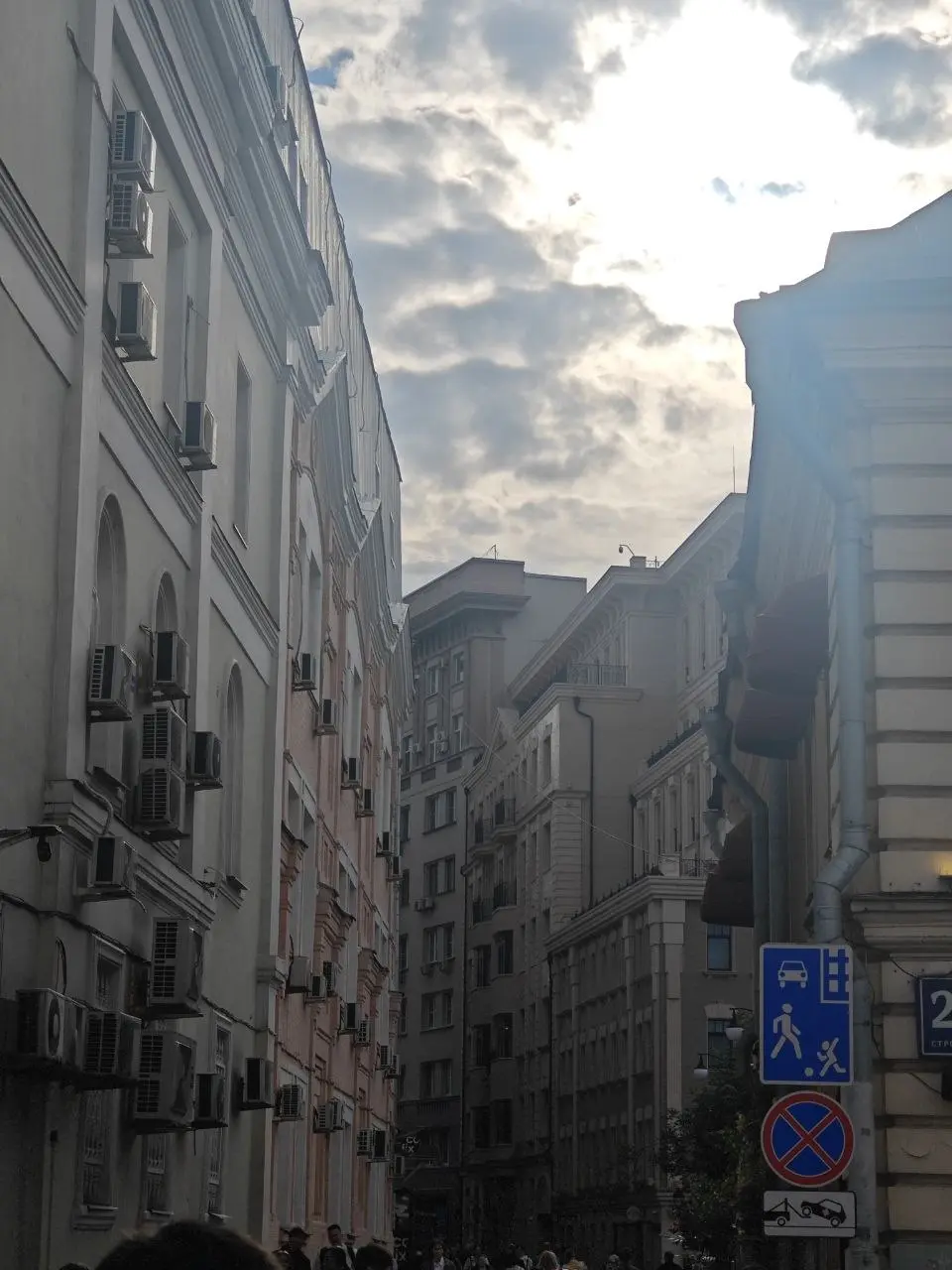 Егор меня вчера водил в Третьяковку 🥰
То как он заботится щас обо мне и морально поддерживает словами не описать, просто лучший 🥺 | Сетка — социальная сеть от hh.ru