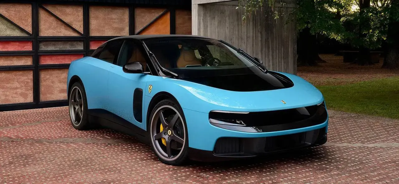 Ferrari Luce | Designer: LoveForm
Давно не писал. Отчасти из-за того, что поиск способа нормально подключаться к ТГ уже отъедает столько времени,  что жаления это делать отпадает | Сетка — социальная сеть от hh.ru