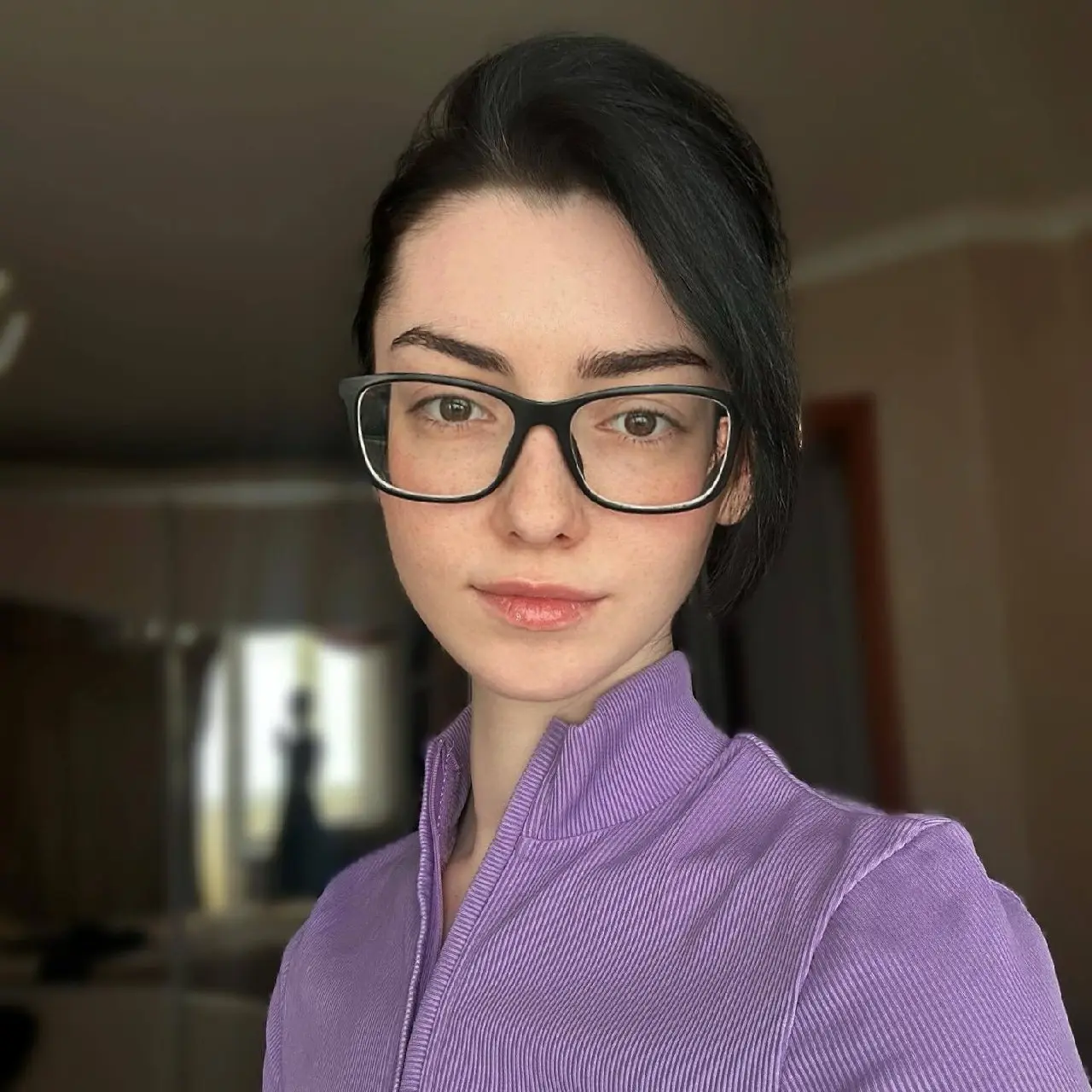 Говорила что начинаю — вот что уже сделала 🖤
✦ переписала все тексты на сайте — теперь они звучат как я
✦ добавила три реальных кейса в портфолио с историей каждого проекта
✦ обновила инстаграм, ютуб ... | Сетка — социальная сеть от hh.ru
