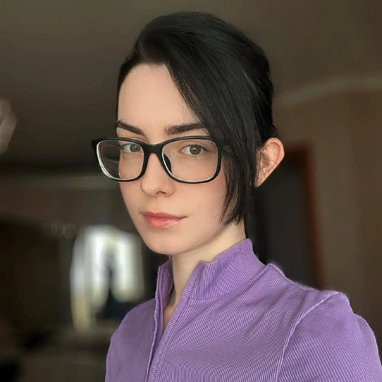 Говорила что начинаю — вот что уже сделала 🖤
✦ переписала все тексты на сайте — теперь они звучат как я
✦ добавила три реальных кейса в портфолио с историей каждого проекта
✦ обновила инстаграм, ютуб ... | Сетка — социальная сеть от hh.ru