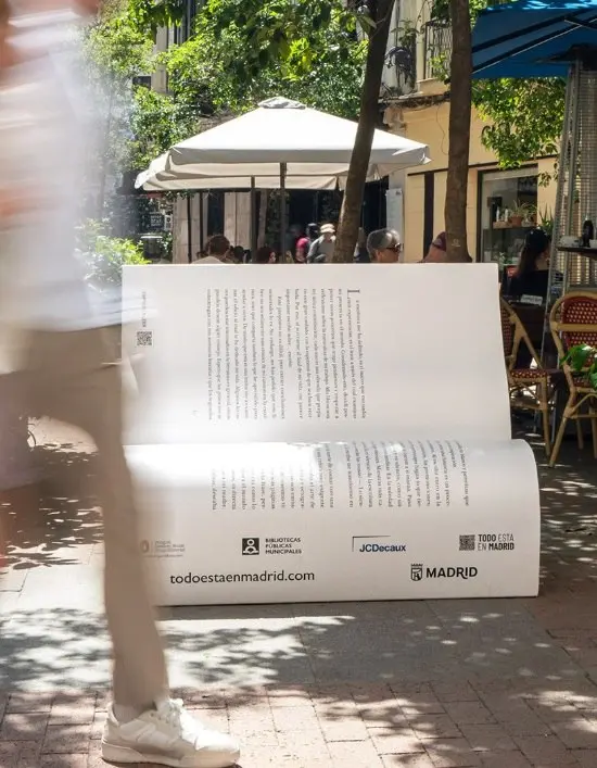 Кампания в поддержку чтения, книжных магазинов и публичных библиотек. Испания.
#НеDigitalЕдины | Сетка — социальная сеть от hh.ru
