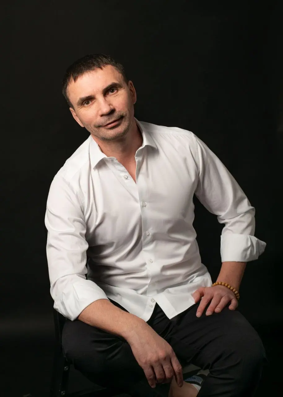 Большинство людей ищут ответ на вопрос:
«Куда вложить деньги?»
Но, на мой взгляд, сначала стоит ответить на другой, гораздо более важный вопрос:
«Для чего мне нужны эти деньги?»
Потому что депозит, об... | Сетка — социальная сеть от hh.ru