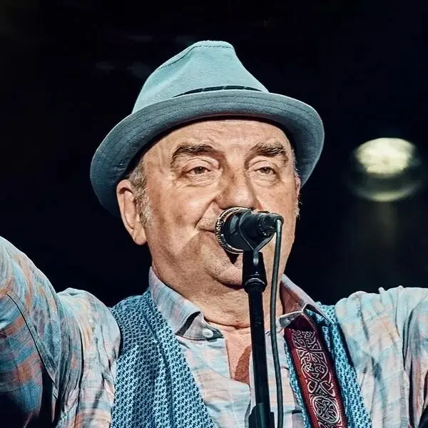 С днём рождения, Владимир Шахрин! 🎉🎂
Сегодня, 22 июня, свой 67-й день рождения отмечает бессменный лидер и фронтмен легендарной группы «Чайф» — Владимир Владимирович Шахрин | Сетка — социальная сеть от hh.ru