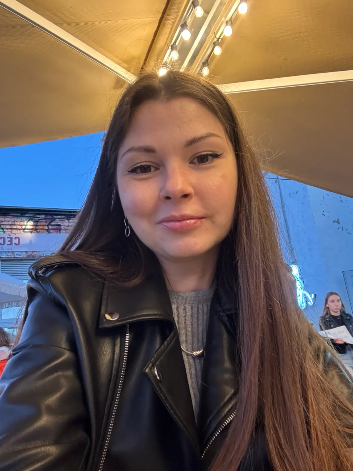 Я поняла, что мне нужно сменить название канала. Предыдущее мне больше совершенно не отзывается.
Несколько лет я строила карьеру именно с упором на управление людьми | Сетка — социальная сеть от hh.ru