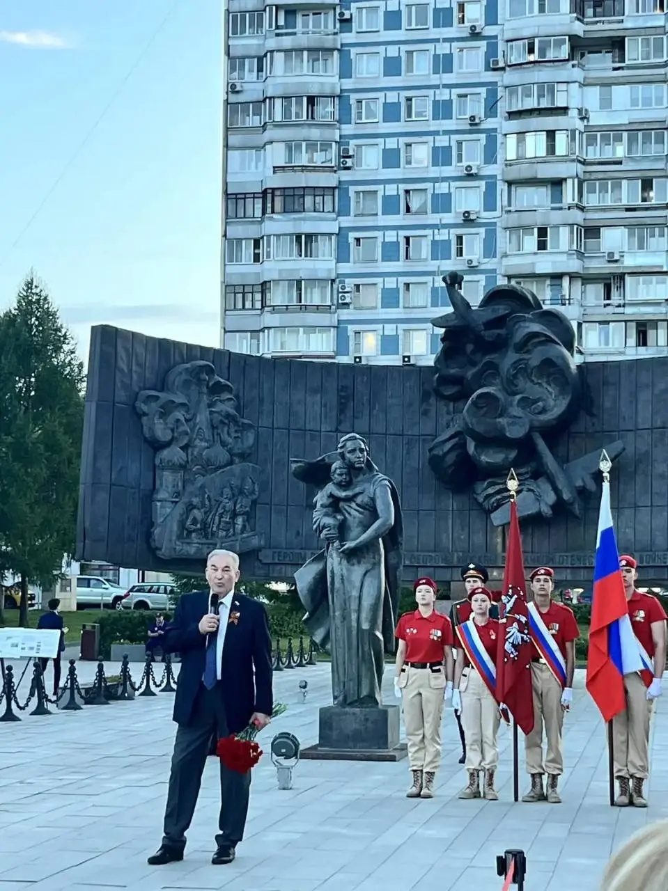 22 июня 1941 года - день памяти, день скорби…
День исторической памяти народа, уроков и размышлений🤔
Сегодня день, когда жизнь нашего Отечества разделилась на до и после… Только вслушайтесь в величест... | Сетка — социальная сеть от hh.ru