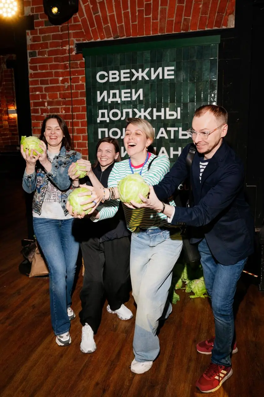 В четверг жюри блока L.EMPLOYER BRAND & INTRACORPORATE встретилось вживую ⭐️
Без официальной программы, только музыка, бар и жюри | Сетка — социальная сеть от hh.ru