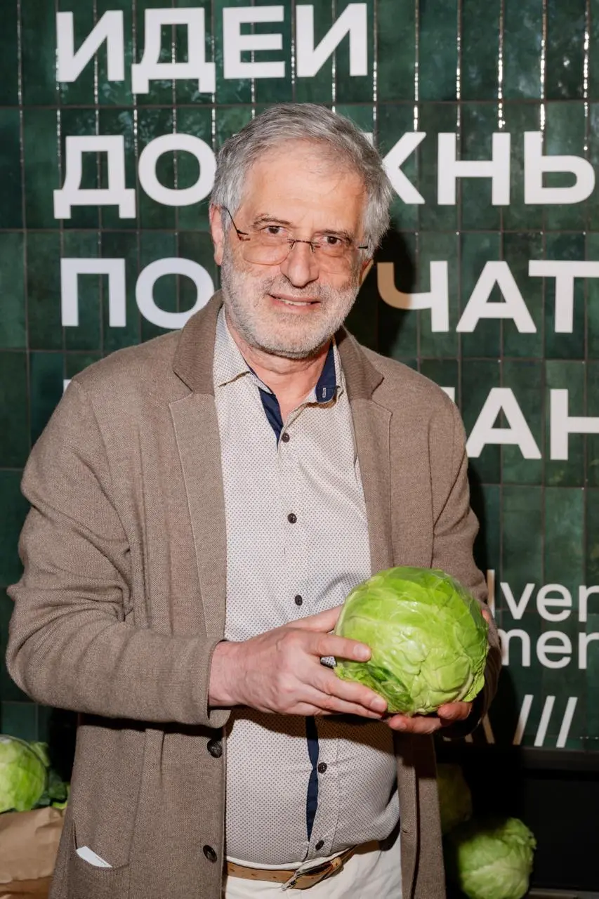В четверг жюри блока L.EMPLOYER BRAND & INTRACORPORATE встретилось вживую ⭐️
Без официальной программы, только музыка, бар и жюри | Сетка — социальная сеть от hh.ru