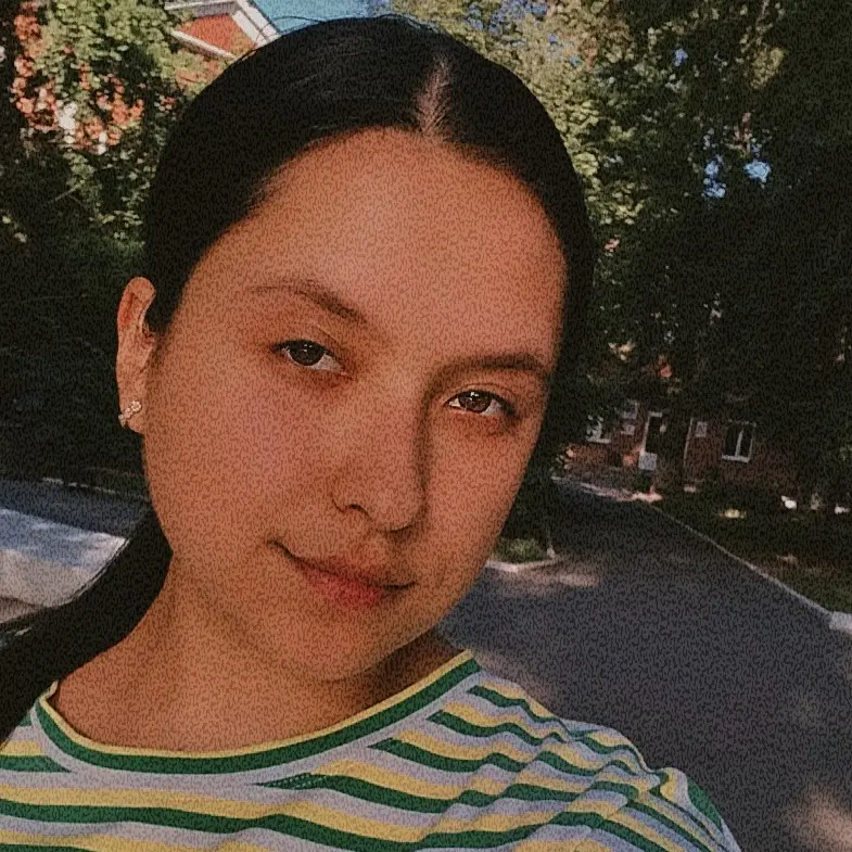 Юля Леонова