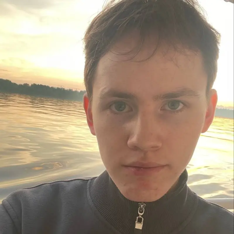 Арсений Шутов