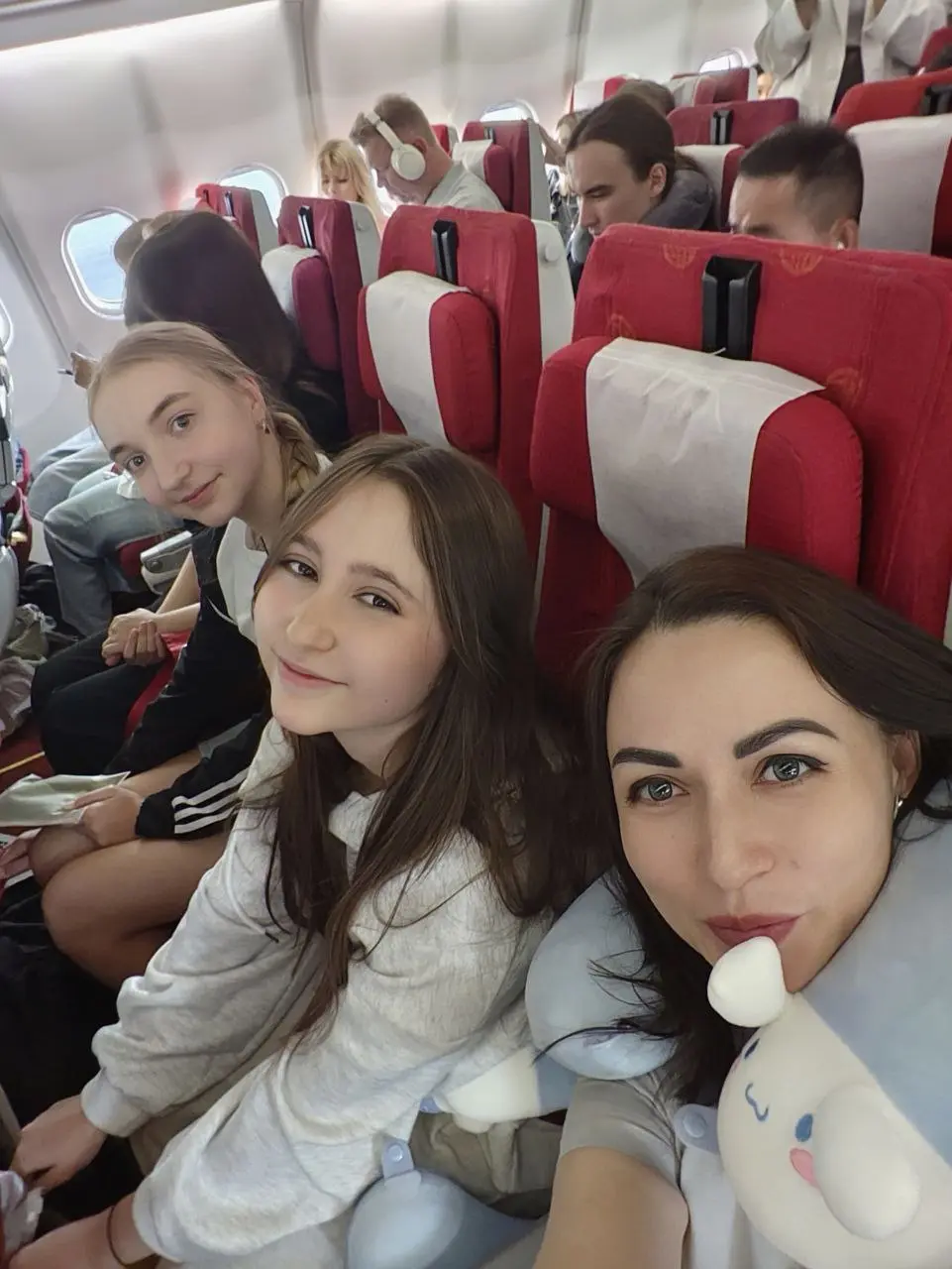 Смотрим на эти кадры из нашего прошлогоднего летнего лагеря, и сердца всей команды HanLeTong наполняются невероятным теплом! 🏕
Это было потрясающее время, наполненное искренним смехом, творческими мас... | Сетка — социальная сеть от hh.ru