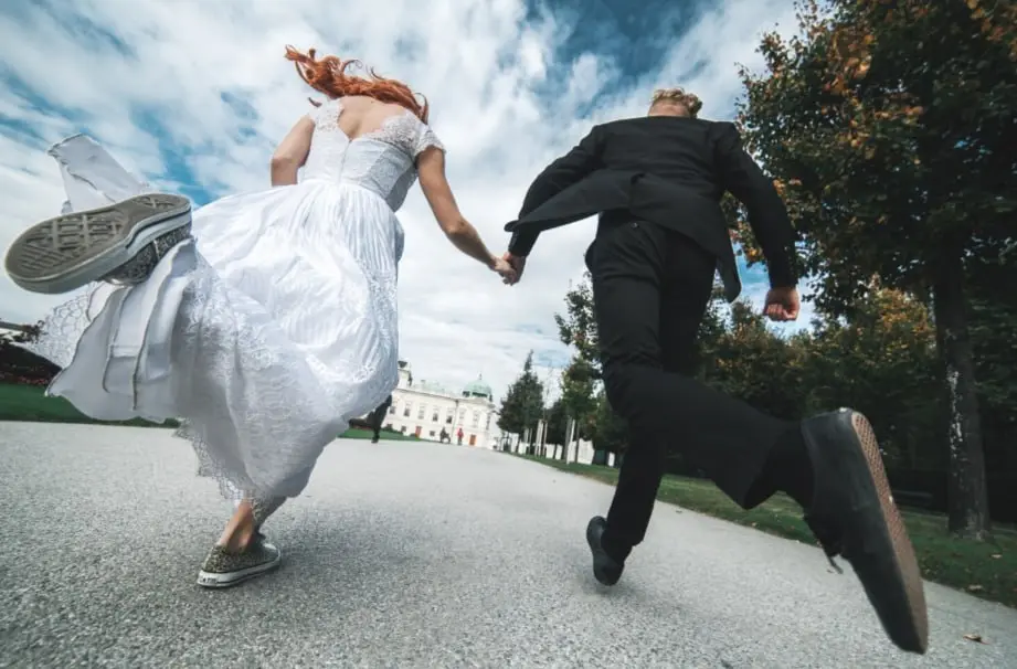 👰‍♀️ В Железноводске 4 июля пройдёт забег невест и женихов
Участники в свадебных платьях и классических костюмах пробегут по Курортному парку | Сетка — социальная сеть от hh.ru