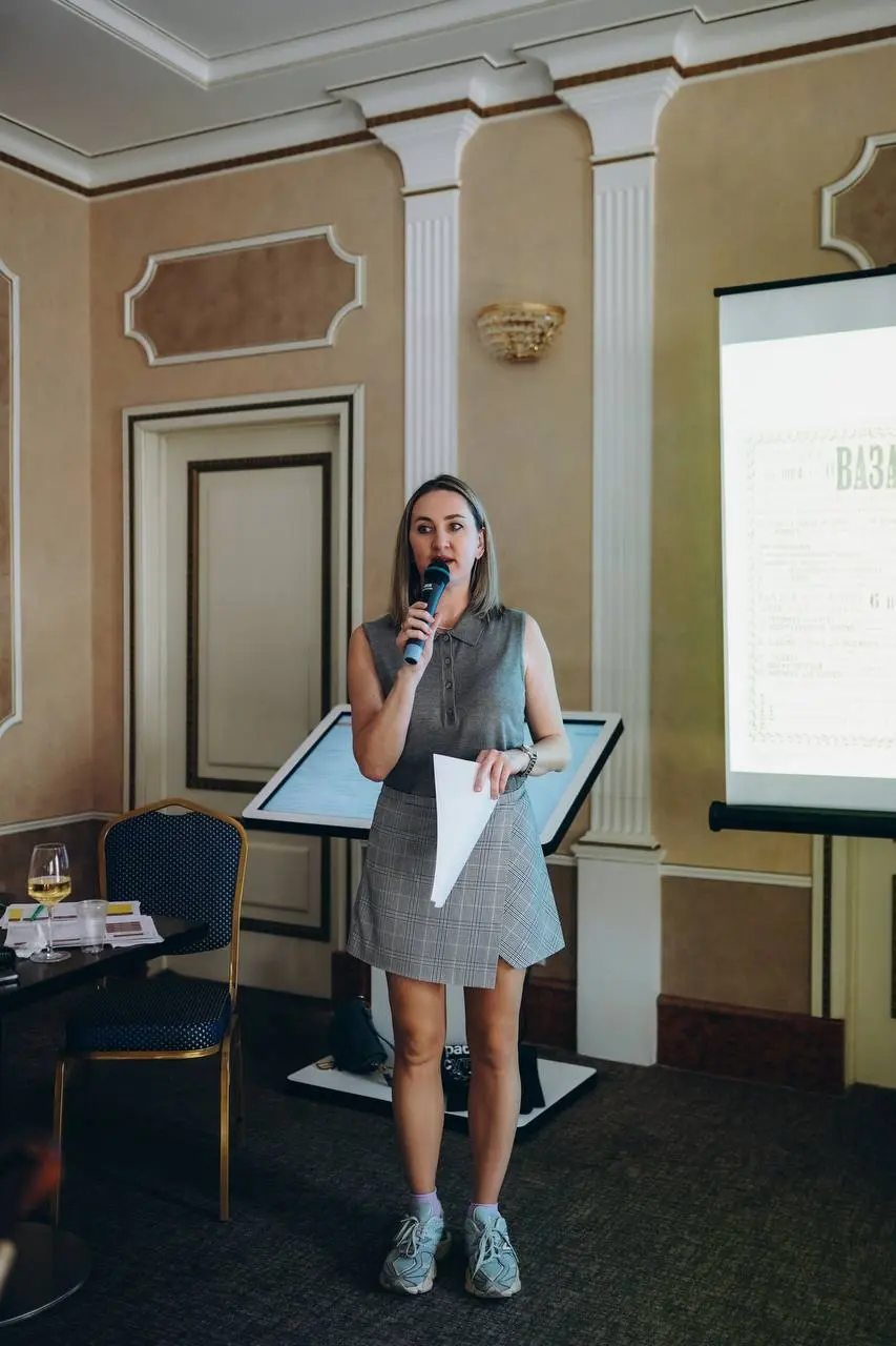 🤝 Что значит «быть рядом» в бизнесе?
В мире, где всё становится быстрее, удалённее и автоматизированнее, мы в Сенсум выбрали другой путь.
Быть рядом | Сетка — социальная сеть от hh.ru