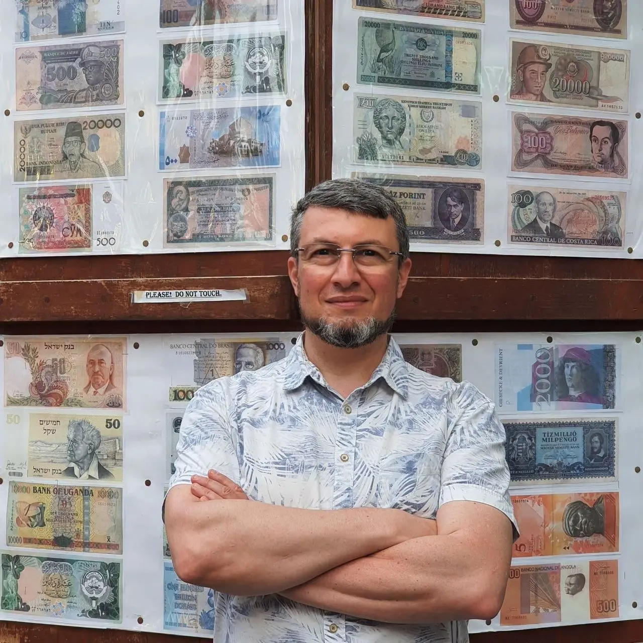 Задачка о том, как продать 10 рублей за 1000 рублей
Как продать снег эскимосам, я Вас уже когда-то спрашивал. А сегодня хочу предложить не менее интересную задачку | Сетка — социальная сеть от hh.ru