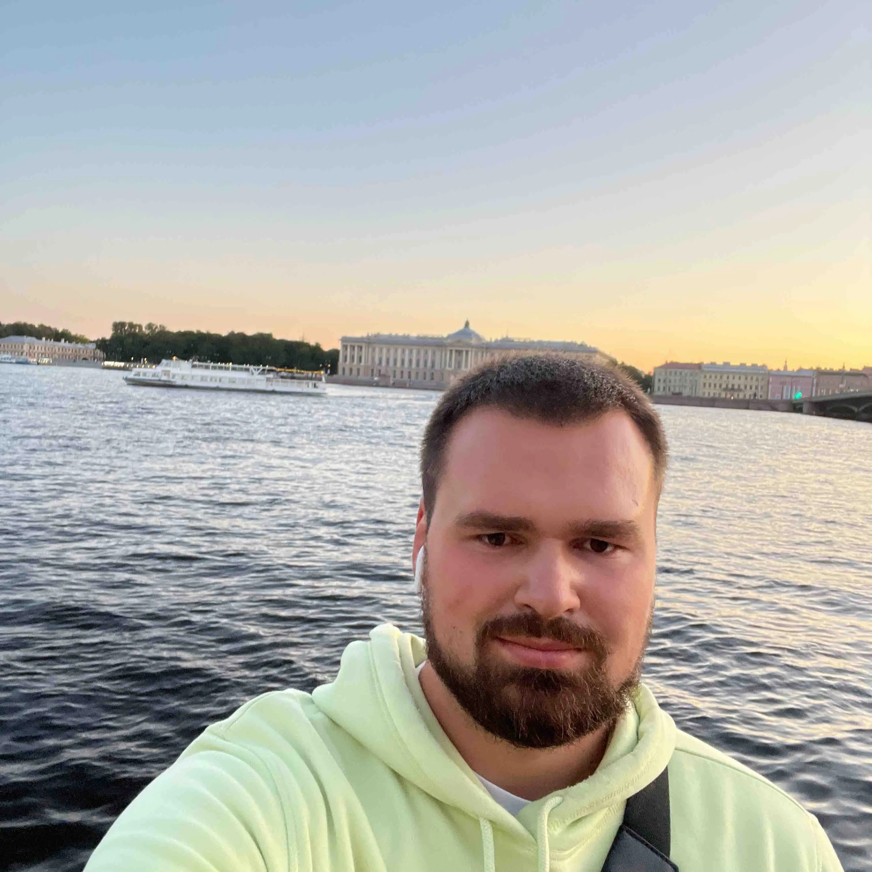 Александр Остапенко