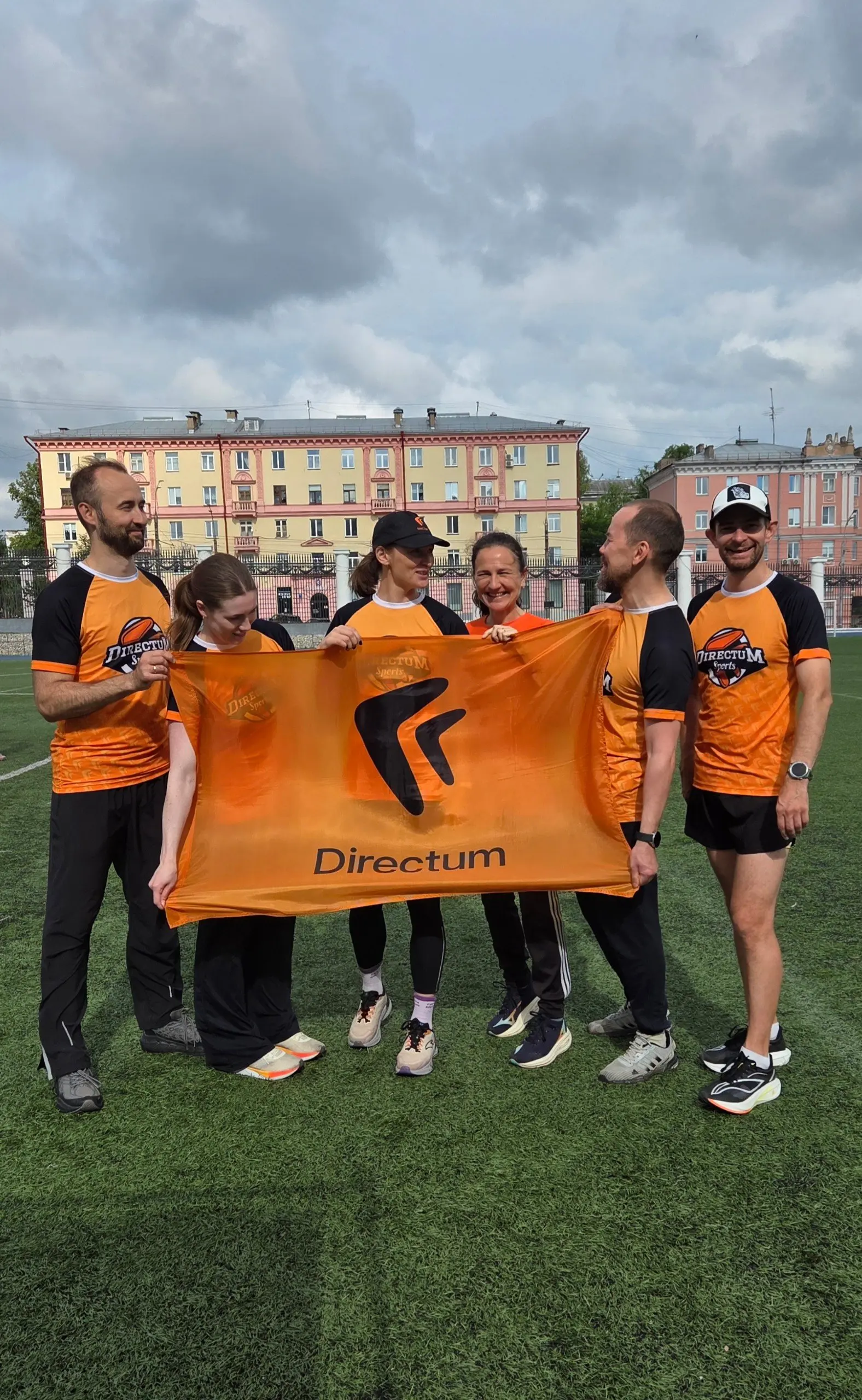 Пробежали 100+ км вместе
Май и июнь стали для #directumpeople наполнены финишными прямыми: Казанский марафон, «Эстафета Мира» в Ижевске, «Зелёный марафон», «ЗАБЕГ 2026», старты по Садовому кольцу в Мо... | Сетка — социальная сеть от hh.ru