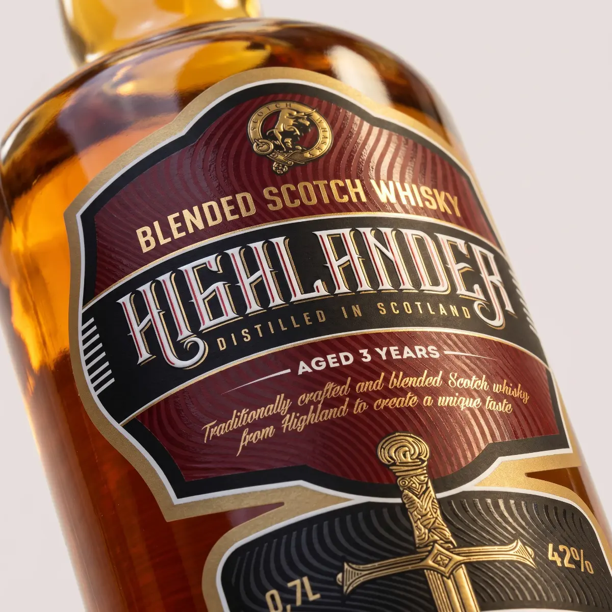 Этикетка виски "Highlander"
Задача: Обновить дизайн бренда и усилить восприятие продукта в категории шотландского виски, сделав его более современным, премиальным и конкурентоспособным на полке | Сетка — социальная сеть от hh.ru