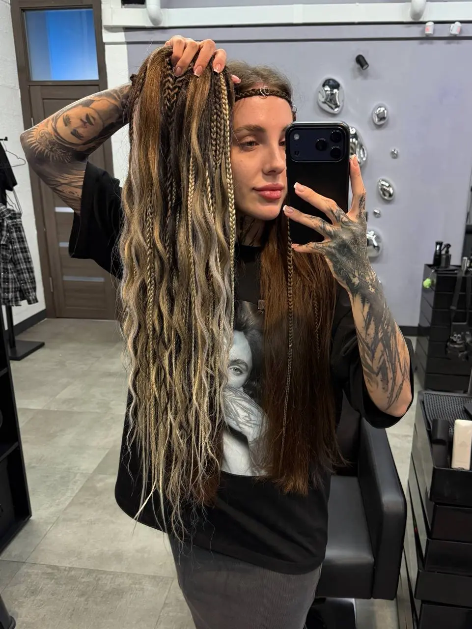 Стоимость 9800₽
9200₽ за отзыв в 2гис о нас❤️ Osika hair
https://2gis | Сетка — социальная сеть от hh.ru