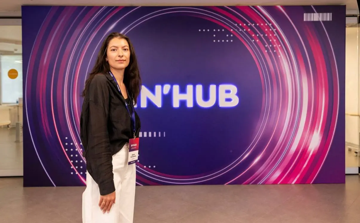 Восьмой раз IN'HUB собирает лидеров изменений в одном пространстве.
Сегодня мы снова вместе, впервые в Москве. Делимся первыми кадрами с площадки.
Подробности — впереди. А пока — атмосфера. | Сетка — социальная сеть от hh.ru