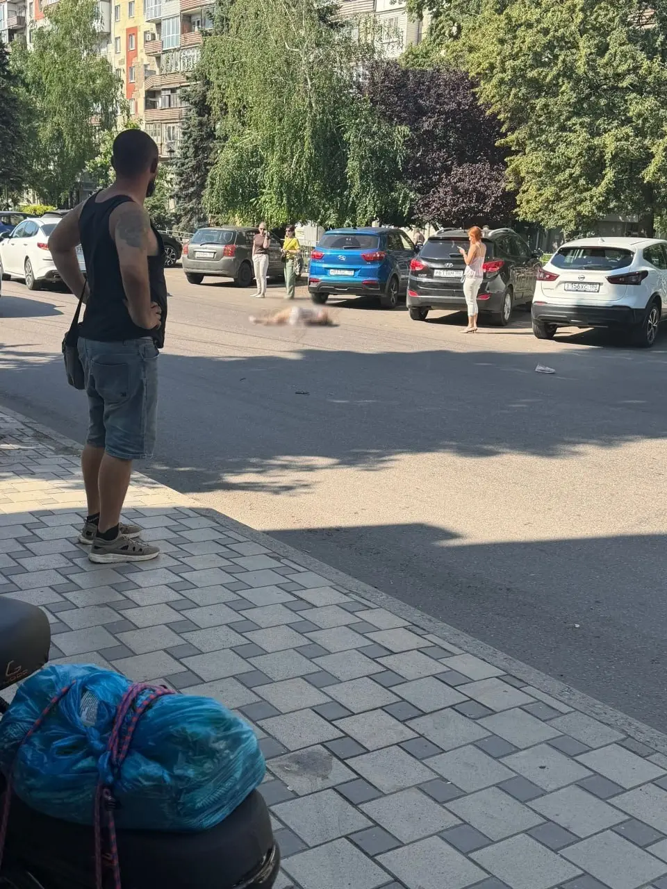 В Макеевке, на Пассаже сегодня сбили женщину. Жива ли она - неизвестно | Сетка — социальная сеть от hh.ru