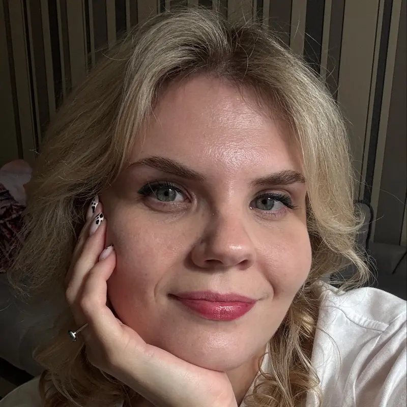 Юлия Лобанова