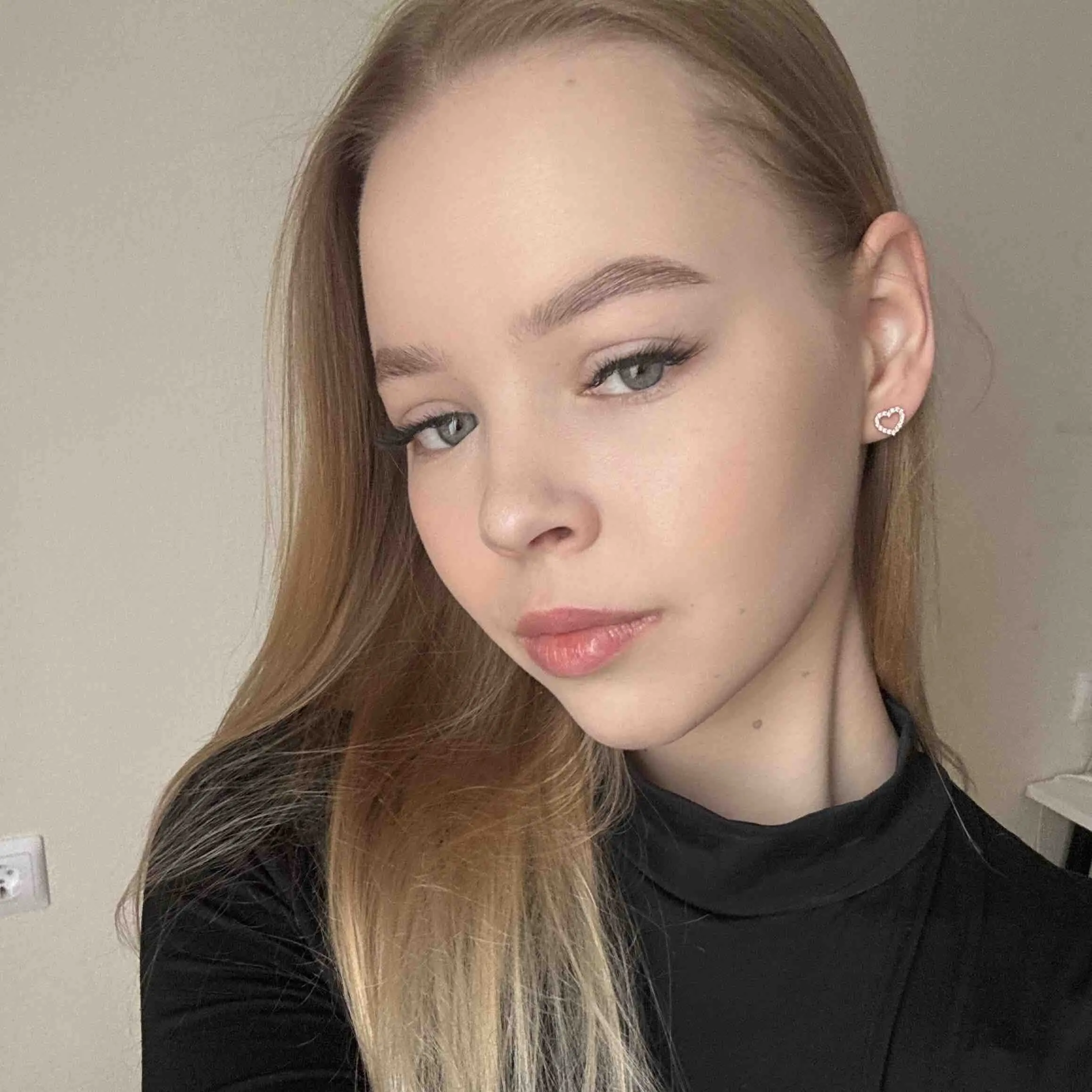 Влада Белякова