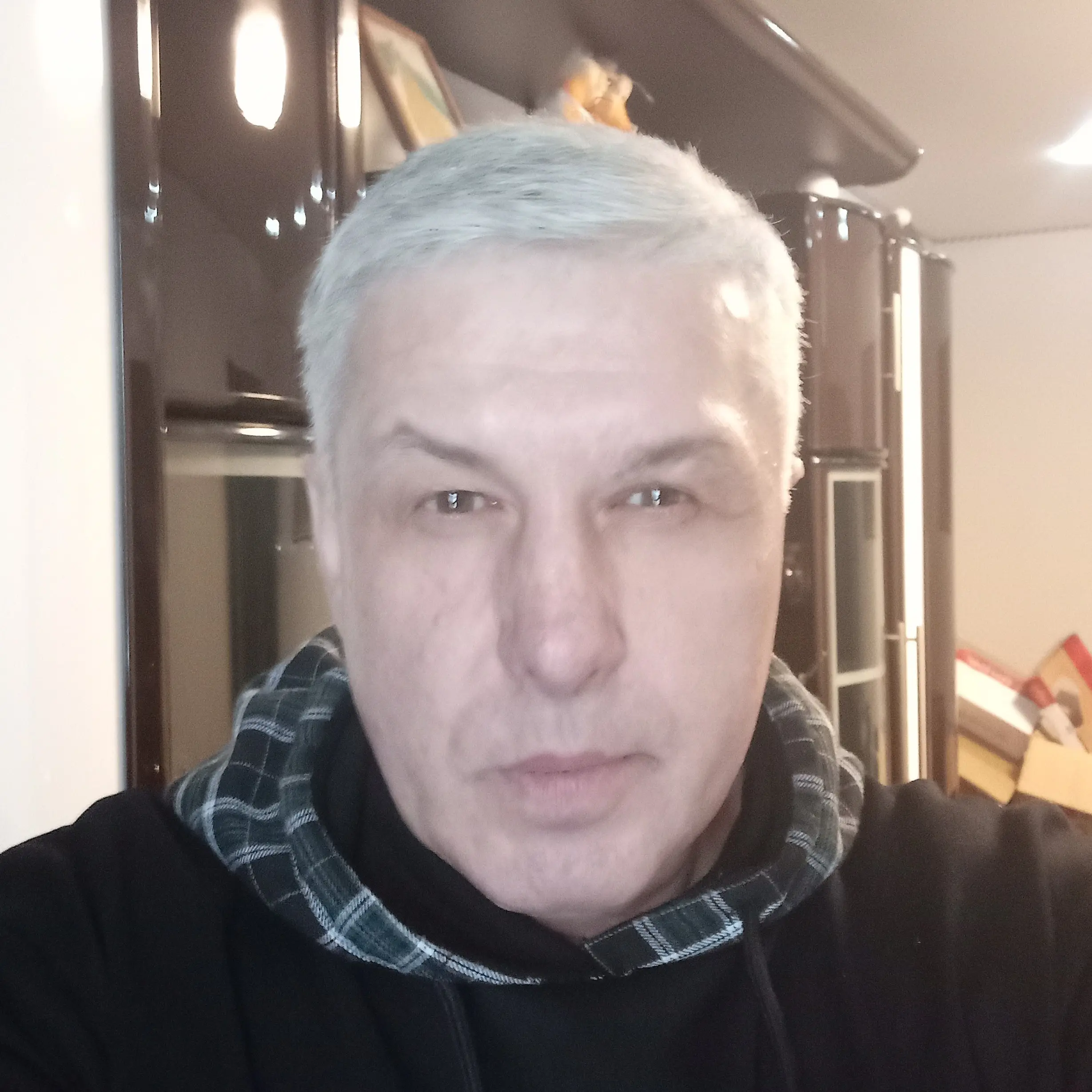 Юрий Плохотников