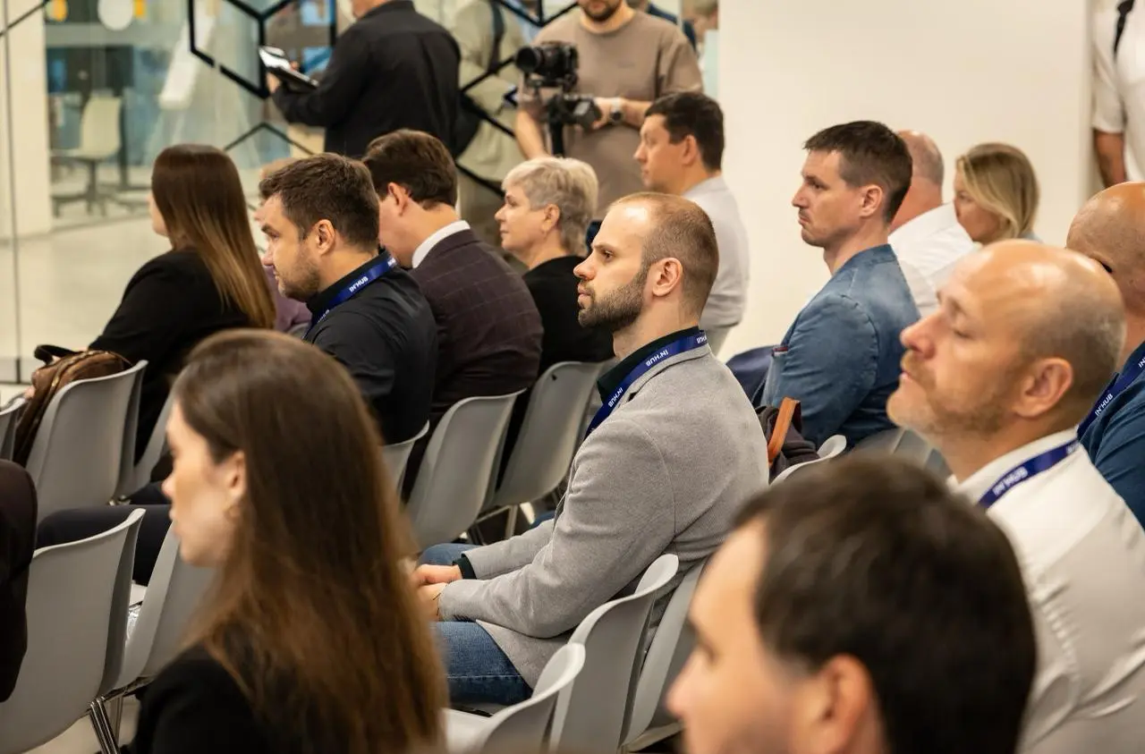 🔥 IN'HUB 2026 · День 2 в самом разгаре!
Второй день форума набрал обороты — в Технограде кипит работа сразу на нескольких площадках | Сетка — социальная сеть от hh.ru