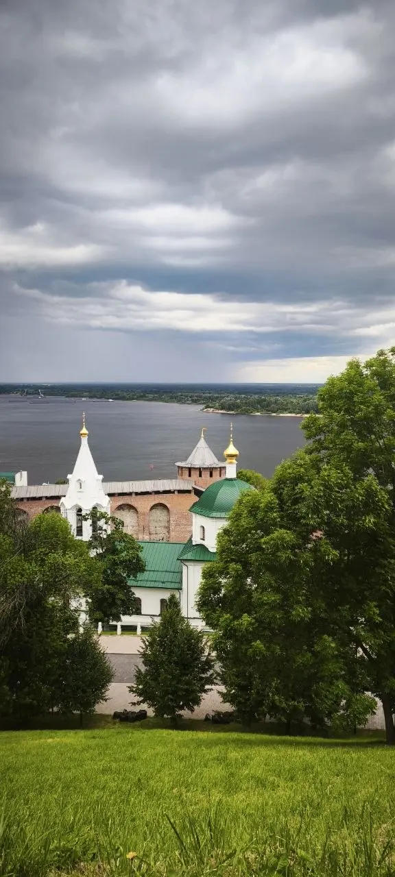 Немного волжских просторов и закатов в этот хмурый вечер🌅 | Сетка — социальная сеть от hh.ru