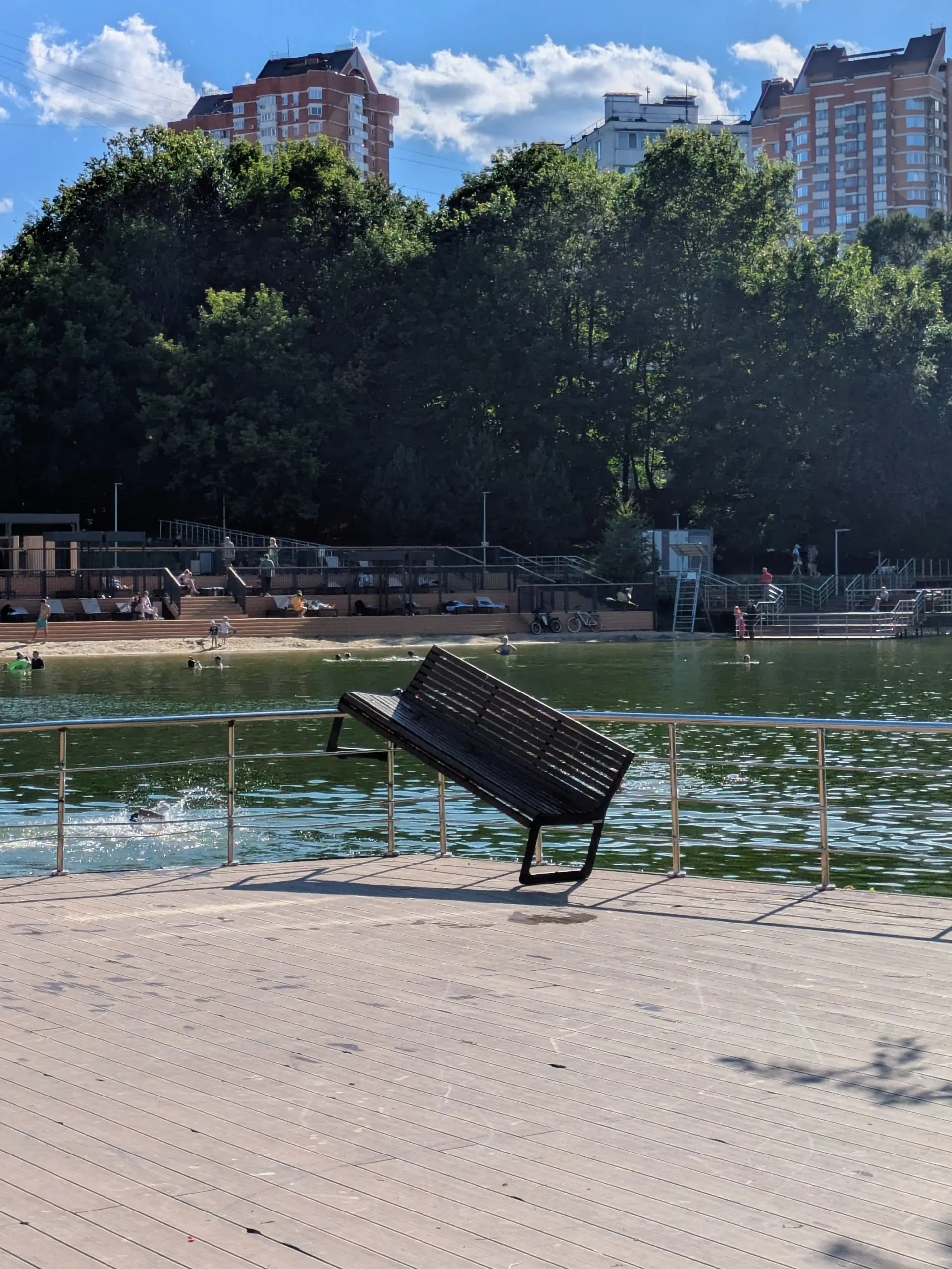 🛠️ Когда нет пирса, но хочется с него прыгать
📍Удальцовский пруд, Москва
#набережная #пирс #москва | Сетка — социальная сеть от hh.ru