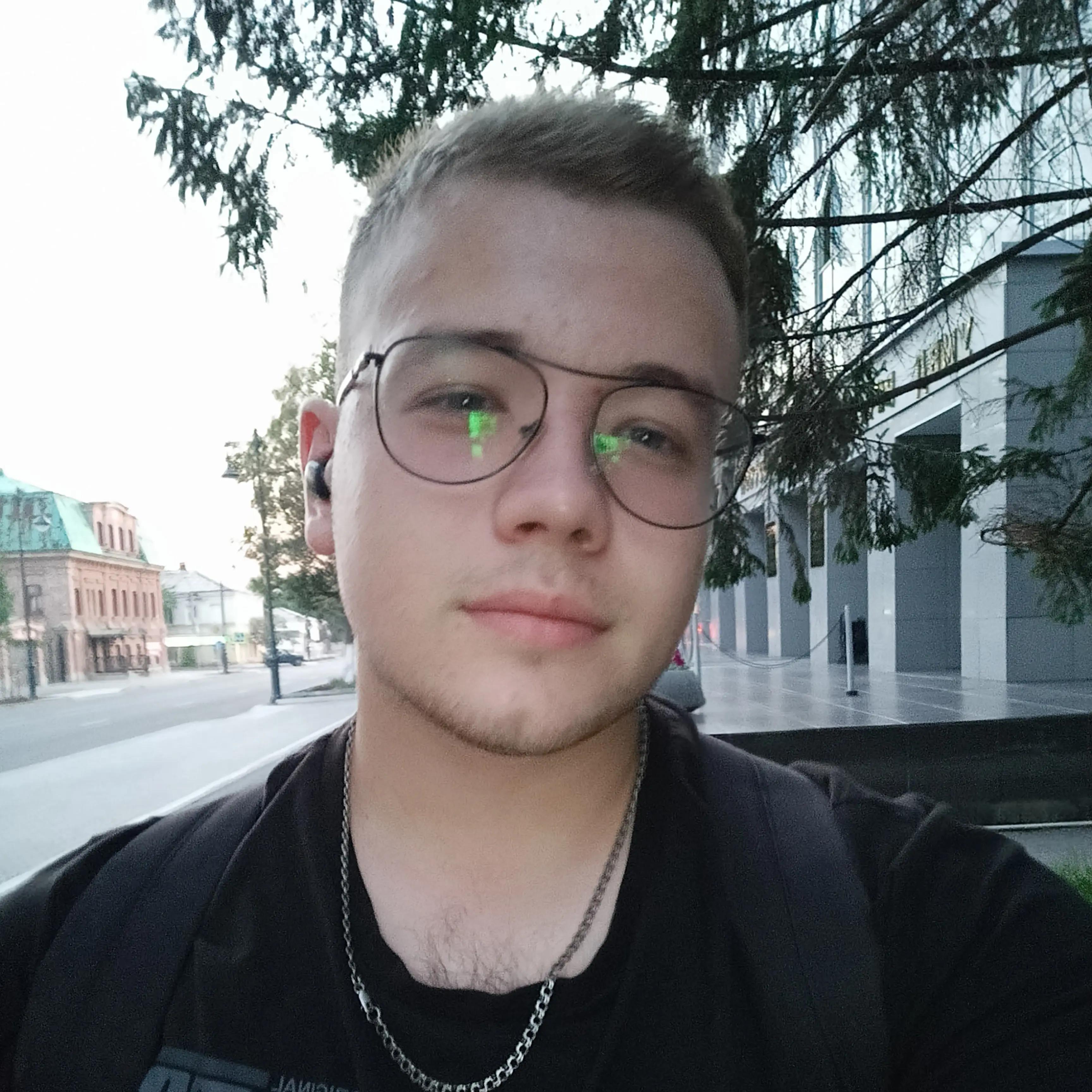 Антон Павликов
