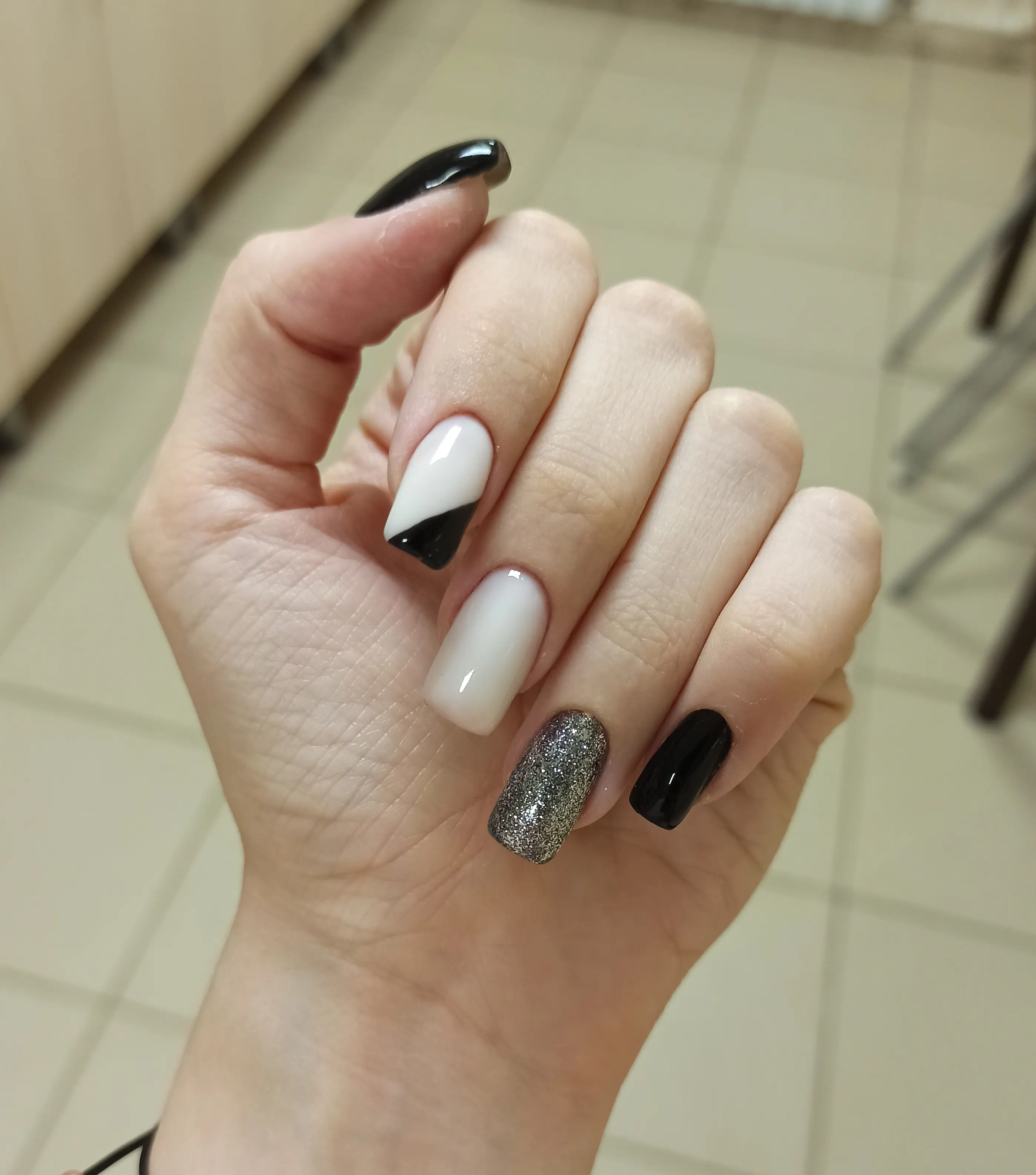 Энни Мани