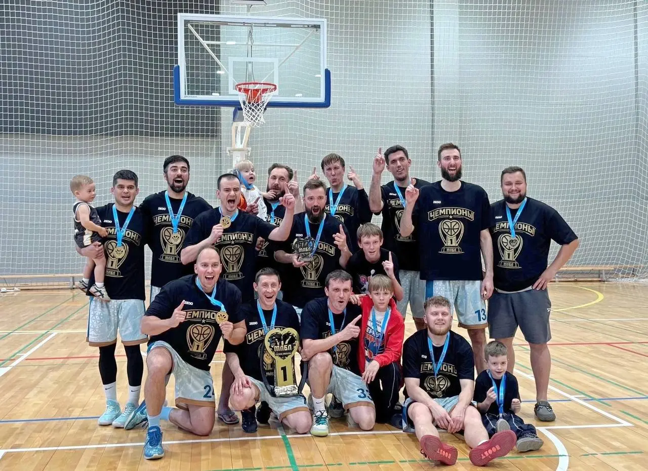 🏆Баскетболисты Тулачермета в июне стали победителями чемпионата Любительской баскетбольной лиги в ЦФО.
За победу бились 8 команд из Тамбова, Рязани, Тулы, Калуги, Старого Оскола, Брянска и Костромы | Сетка — социальная сеть от hh.ru