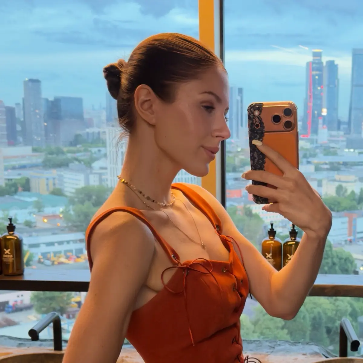 Анна Холина